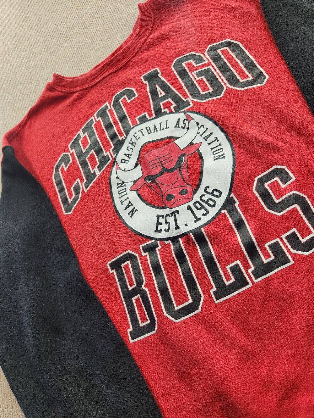 NBA Chicago Bulls Red/Black Crewneck Sweatshirt Size Small Officially Licensed
